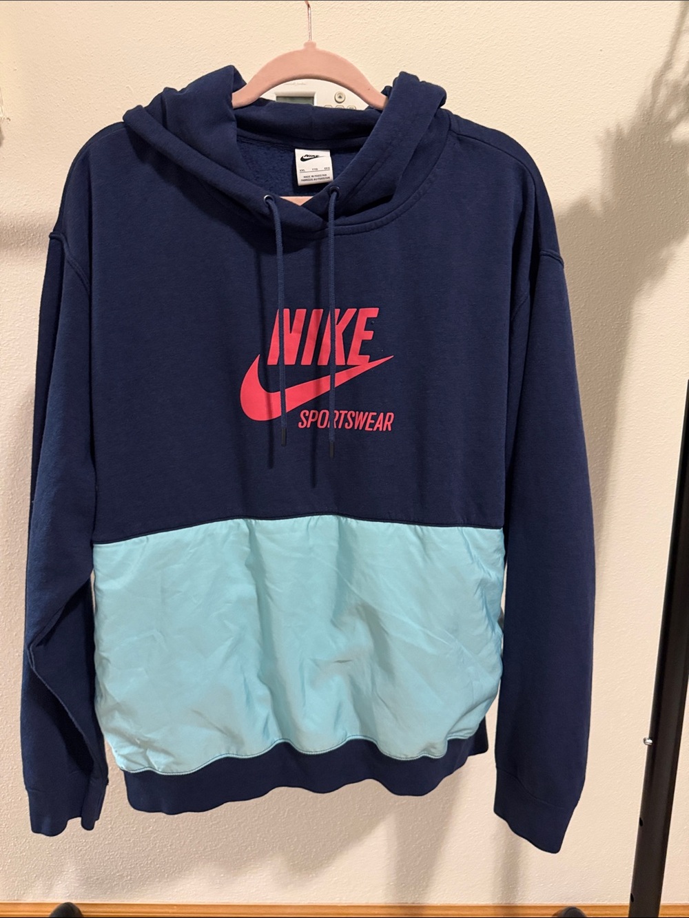 Nike XXL Women’s Navy and Light Blue Hooded Sweatshirt